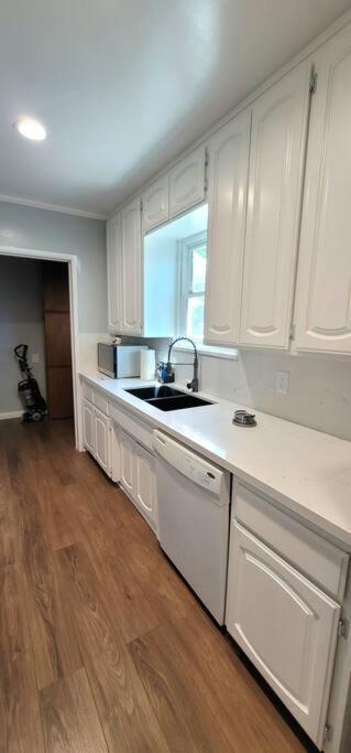 Вилла Newly Furnished Pool House Лос-Анджелес Экстерьер фото